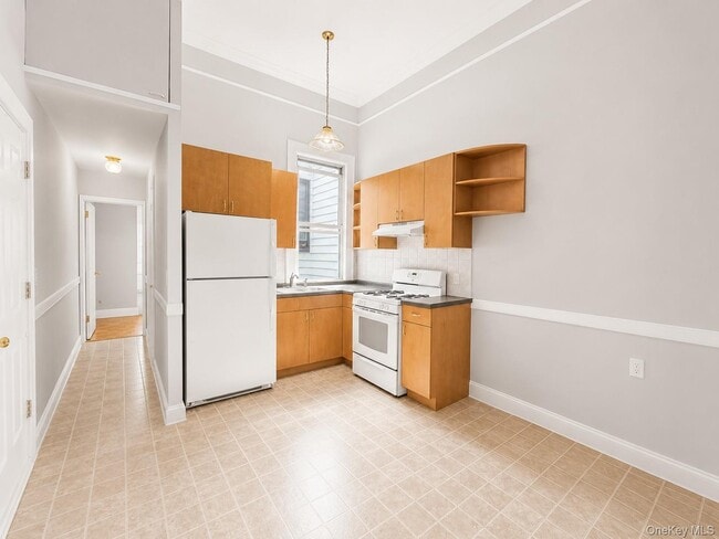 Photo - 7-87 Woodward Ave Unit 1L
