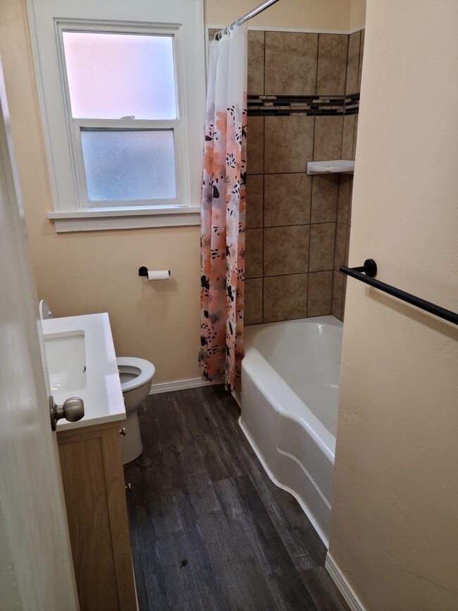 Photo - 643 S 9th Ave