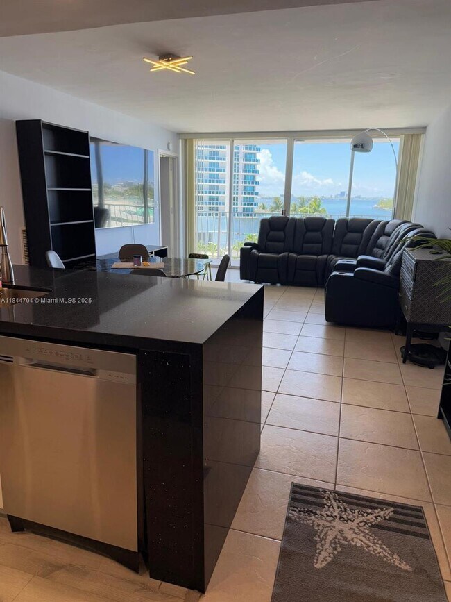 Photo - 7601 E Treasure Dr Unit 612
