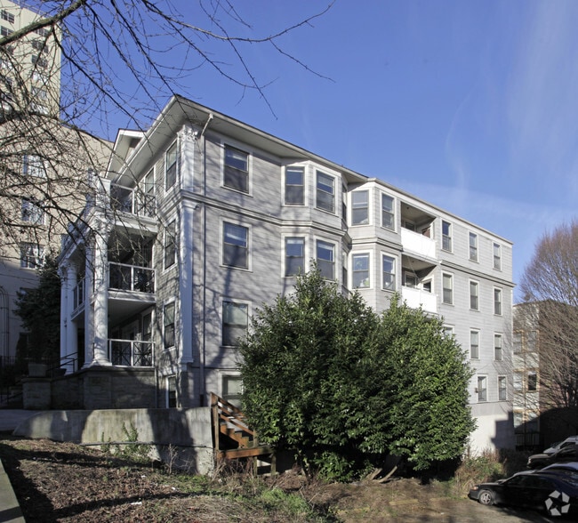 Building Photo - 1351-01PP- Yamhill Manor