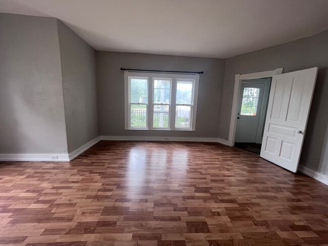 Photo - Wonderful and Spacious Three Bedroom Home Minutes from Downtown Grand Rapids!!