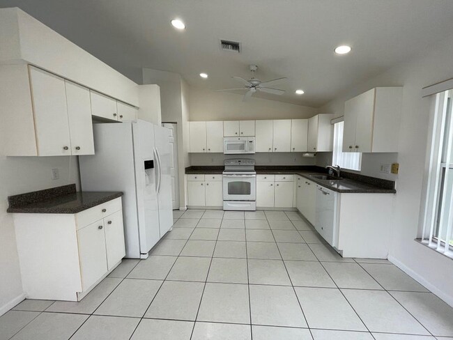 Building Photo - 22875 Barrister Dr Rental