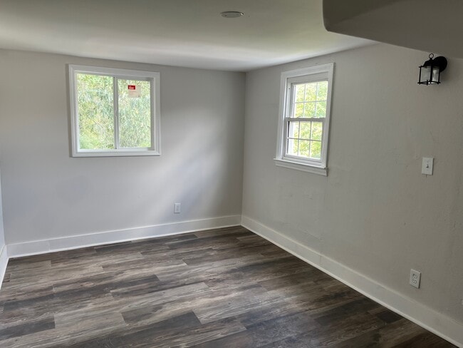 Photo - 635 N Moore Rd