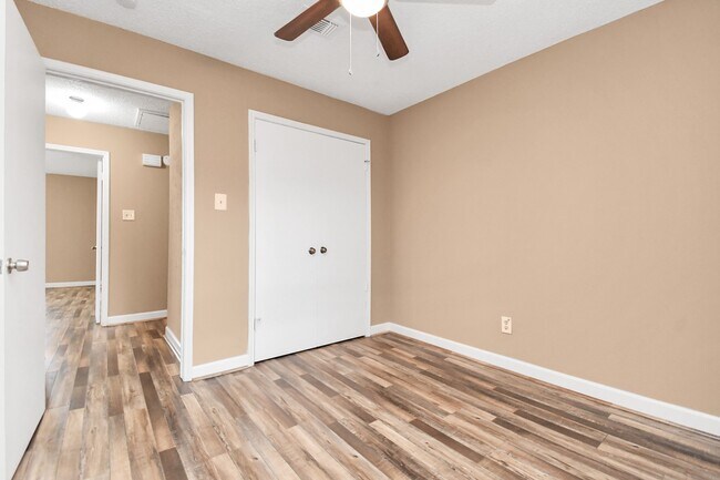 Photo - 12400 Brookglade Cir Unidad 47