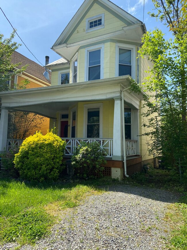 Photo - 606 Elm Ave