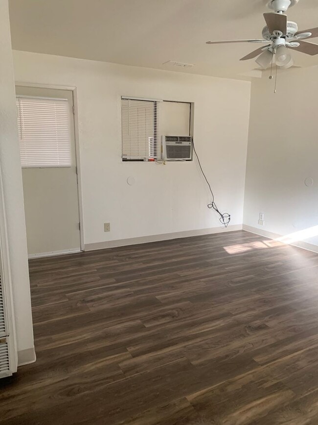 Photo - 1104 Elmer St Unit B