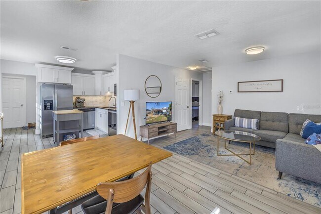 Photo - 3605 W Iowa Ave