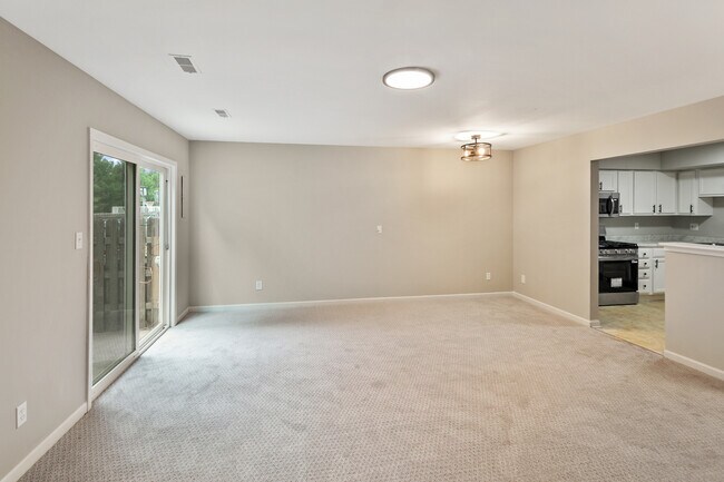 Photo - 1320 E Arnold St