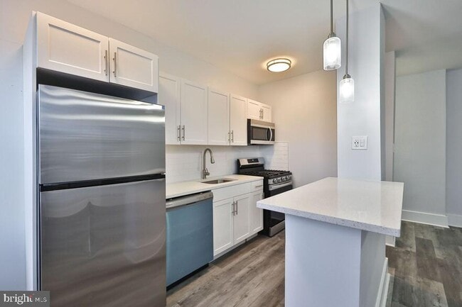Building Photo - 4247 Locust St Unit 0B-202 Rental