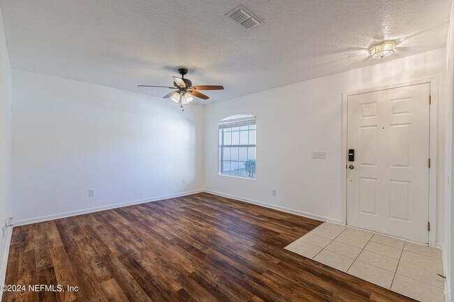 Photo - 1630 Vineland Cir
