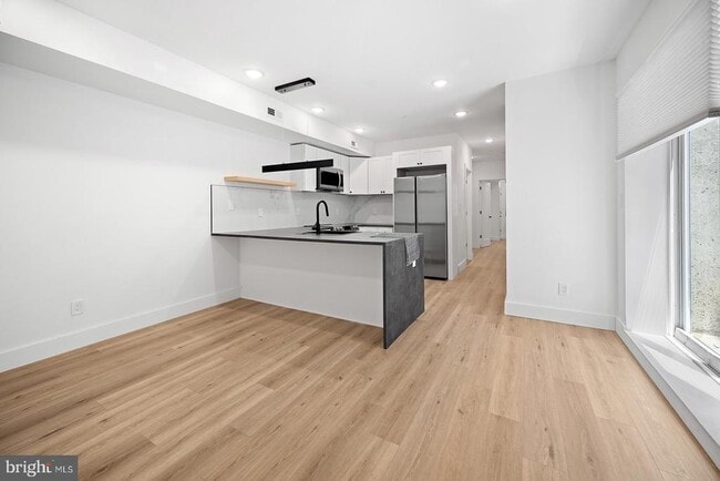 Photo - 3216 W Diamond St Unit 2