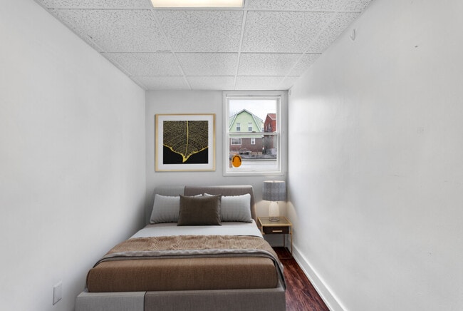 Photo - 4229 Haldane St