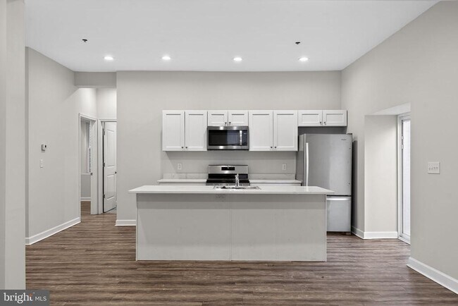 Photo - 980 N Marshall St Unit 2