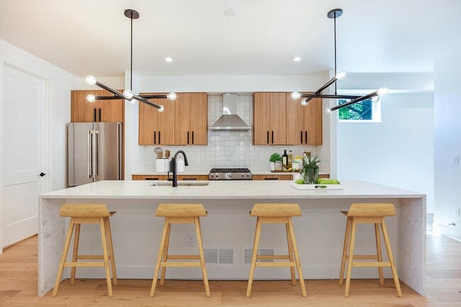 Photo - 4225 Mariposa St