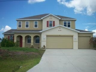 Building Photo - 216 NW 26th Ave