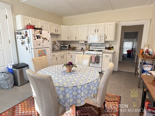 Photo - 163 Babcock St Unidad 2R