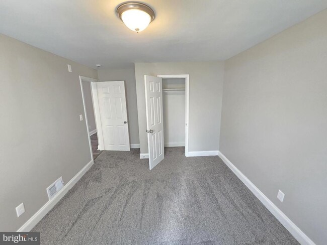 Building Photo - 3908 Erdman Ave Unit 1