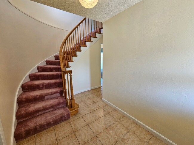 Photo - 10989 Ronald Way