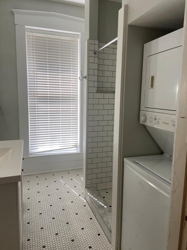 Photo - 249 S Limestone Unit # 3