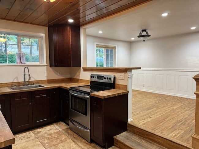 Photo - 14138 Edgewood Dr