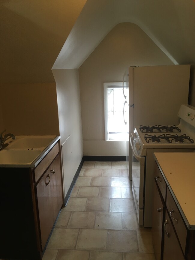 Photo - 1569 1st Ave SE