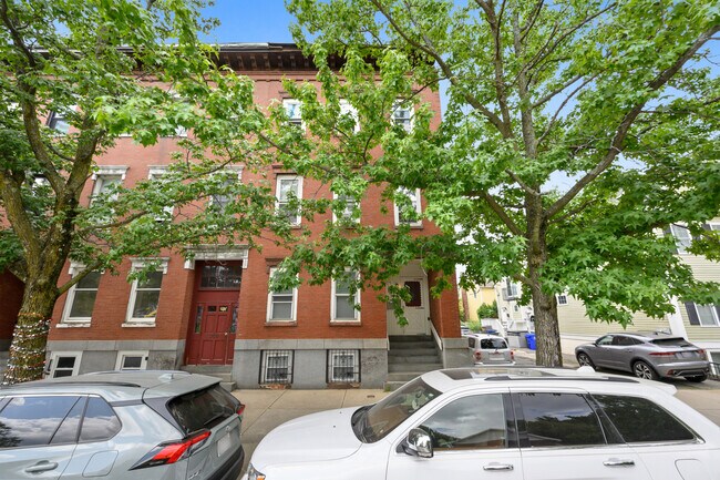 Photo - 368 Main St