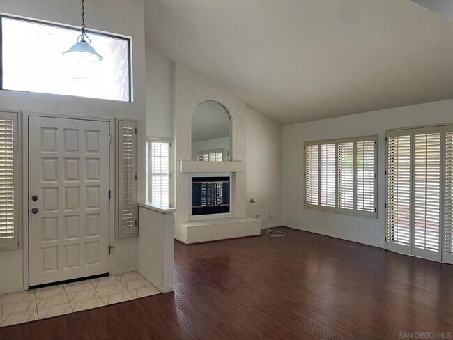 Photo - 15602 Via Marchena