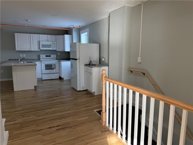 Photo - 123 W Market St