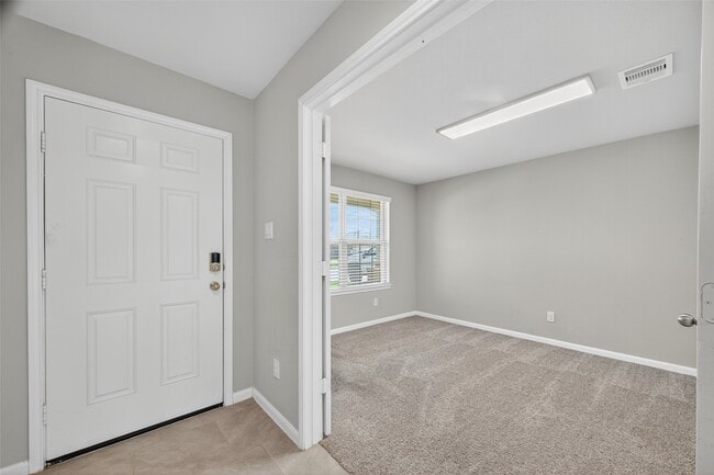 Photo - 718 Harvest Bluff Dr