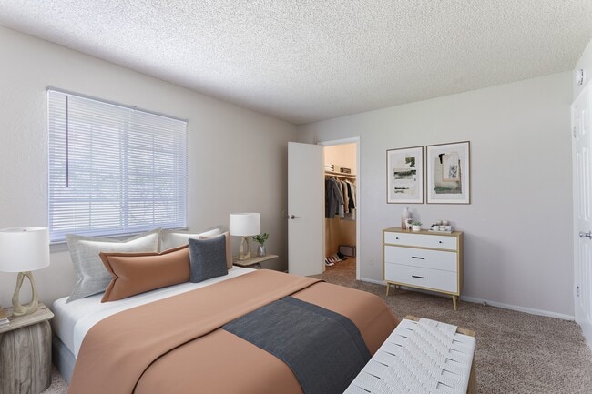 Photo - Hickory Lake