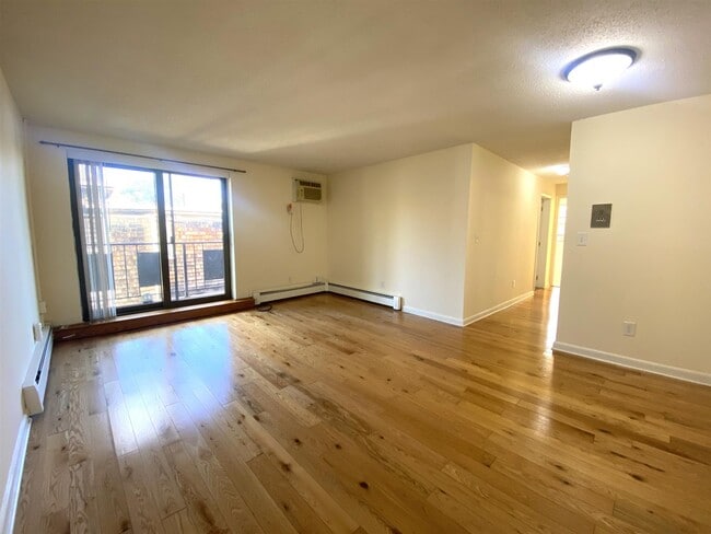 Building Photo - 80 Highland Ave Unit 80