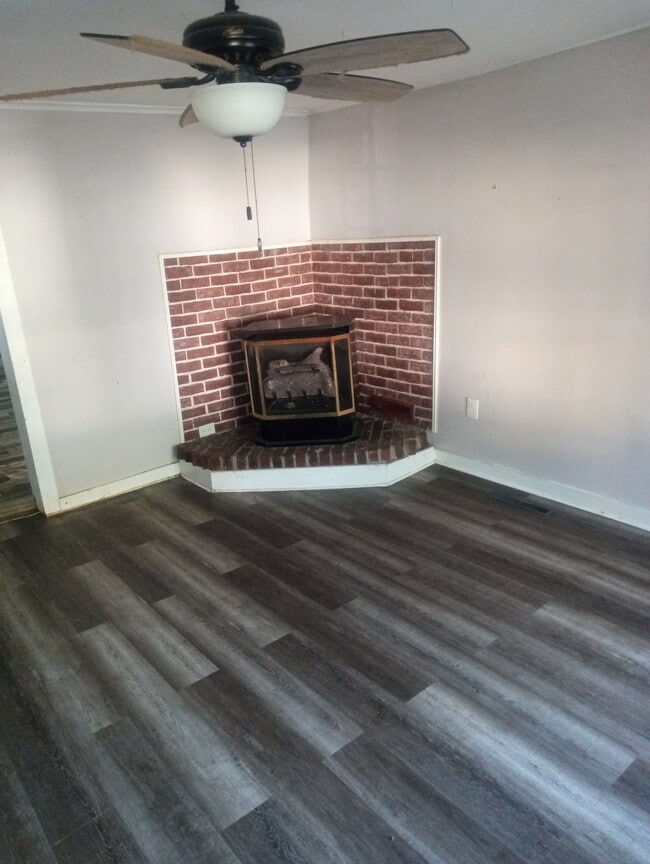 Photo - 411 N Cochran St