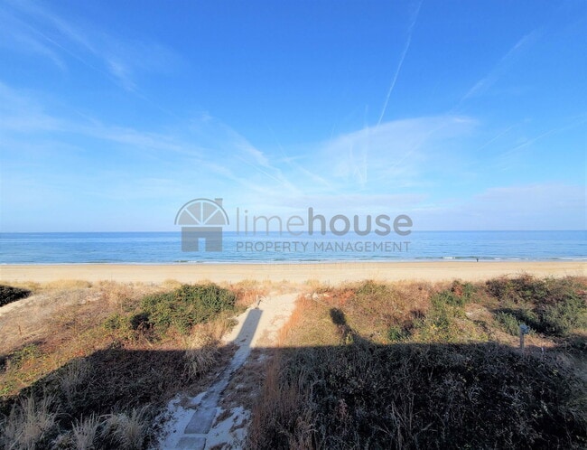 Building Photo - 1944 E Ocean View Ave Unit B