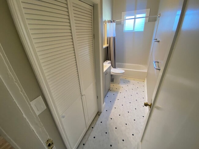 Photo - 540 32nd St Unit C