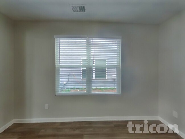 Photo - 501 Eastfair Dr