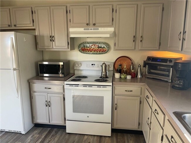 Photo - 34 Cedar Swamp Rd Unidad 2