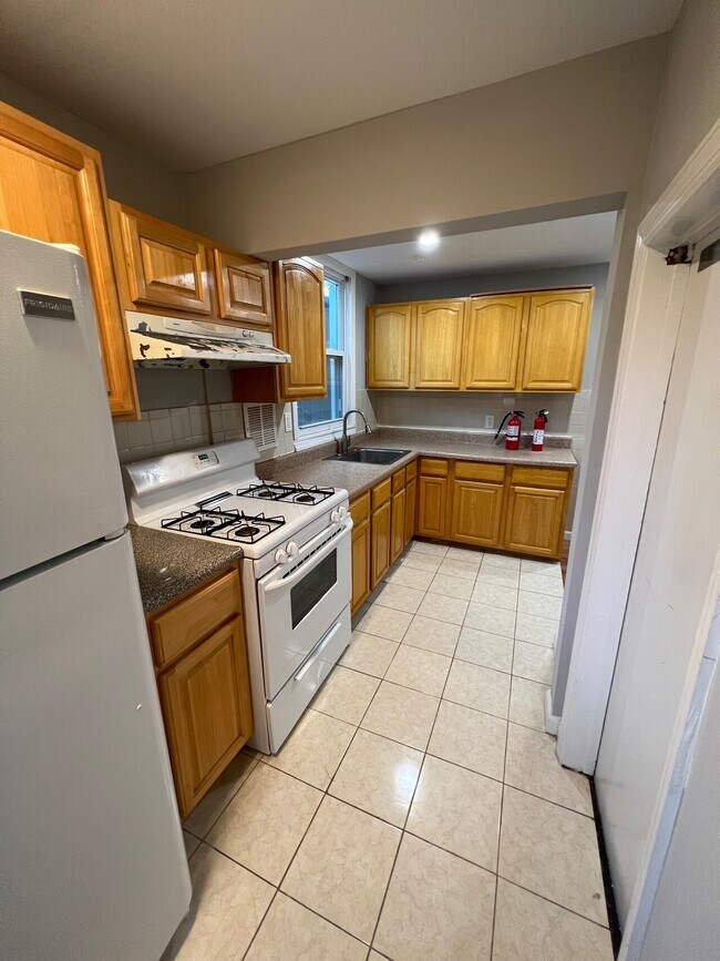 109 Columbus Pl Condo Condo for Rent in Roselle Park, NJ