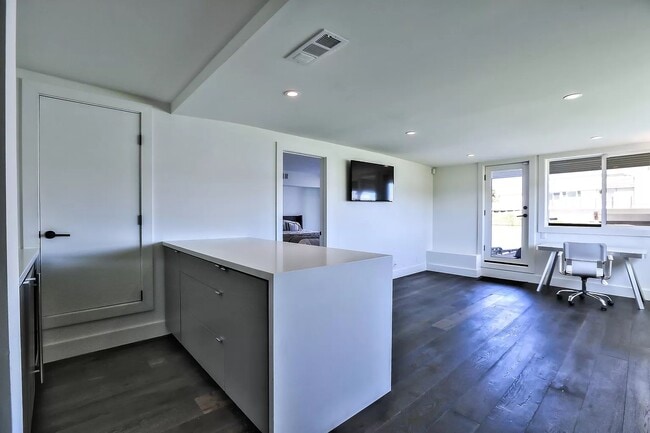 Photo - 686 Port Dr Unit 1