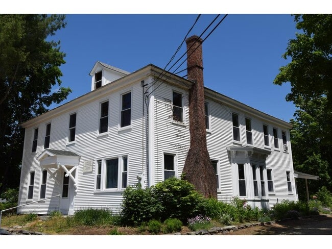 Building Photo - 1092 New Hampshire Rte 175 Unit Apt #4