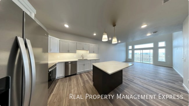 Photo - 3 Bedroom 2.5 Bathroom Townhome