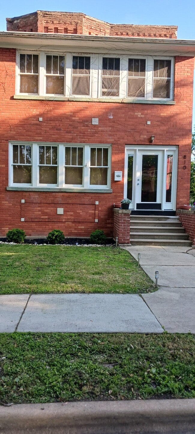 Building Photo - 810 Farragut Pl Unit 1 Rental