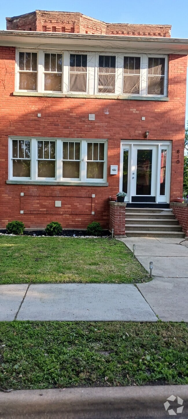 Building Photo - 810 Farragut Pl Unit 1 Rental