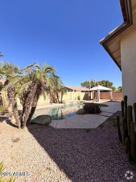 Building Photo - 1683 S Heritage Dr Rental
