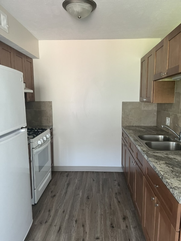 Photo - 823 N 6th St