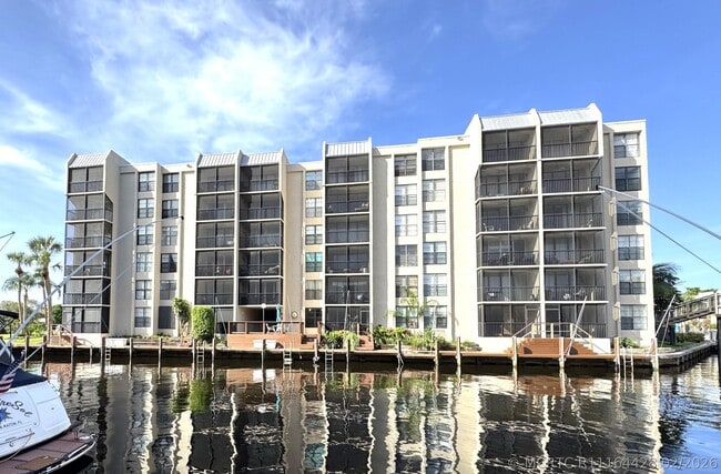 Building Photo - 12 Royal Palm Way Unit 2050