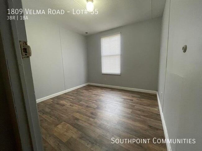 Photo - 1809 Velma Rd