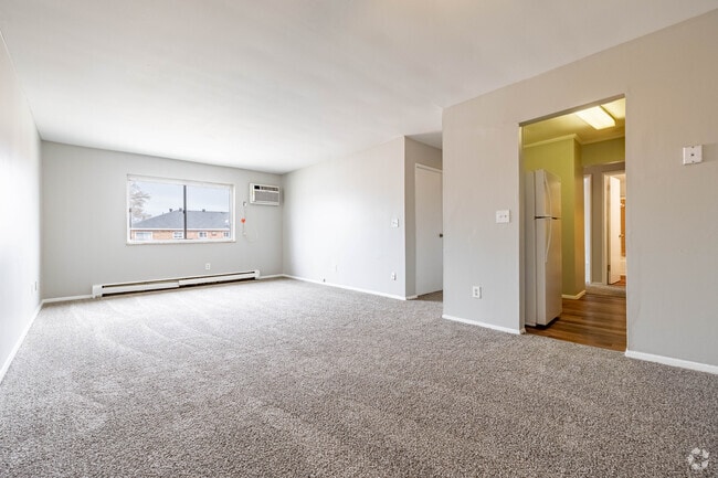 2BR, 2BA - 800SF - Living Room