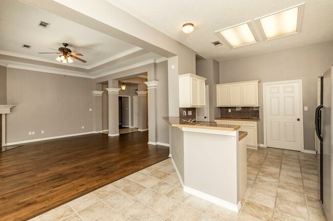 Photo - 434 Harbor Oaks Dr