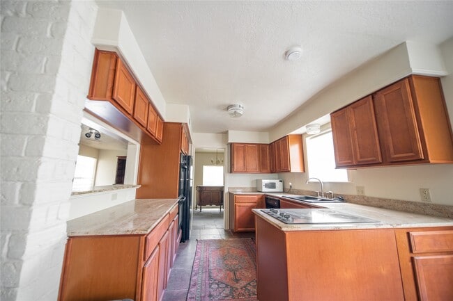 Photo - 13927 Lynnwood Ln