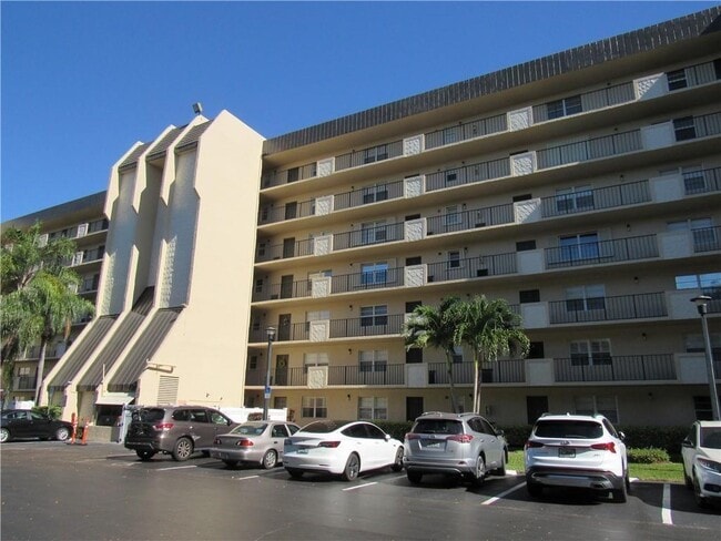 Building Photo - 3300 W Rolling Hills Cir Unit 708